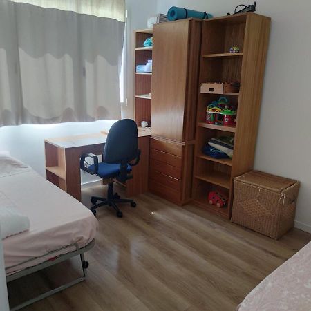 Apartment Close To The Beach With Free Parking Badalona Esterno foto