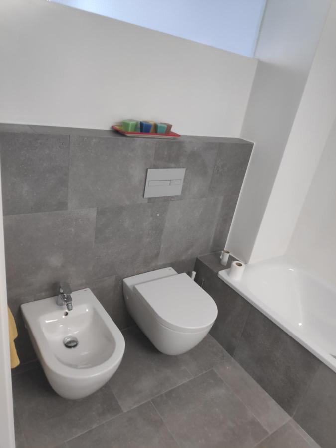 Apartment Close To The Beach With Free Parking Badalona Esterno foto
