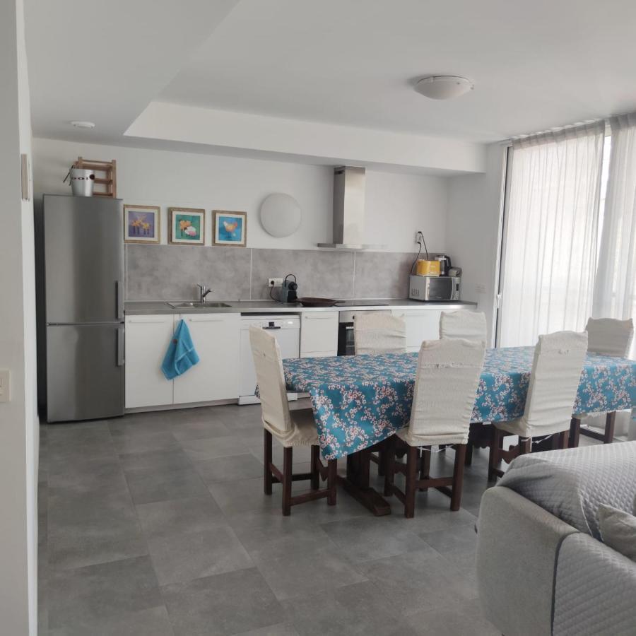 Apartment Close To The Beach With Free Parking Badalona Esterno foto