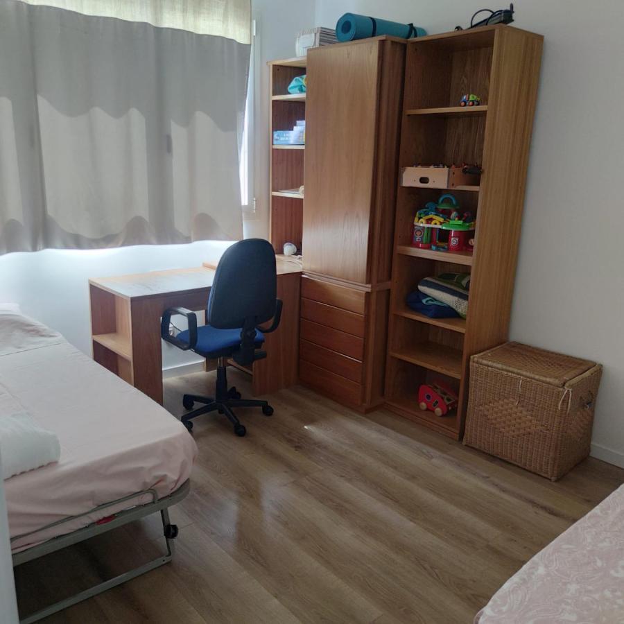 Apartment Close To The Beach With Free Parking Badalona Esterno foto